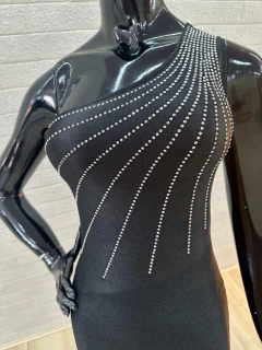 Vestido Curto Preto em Malha Canelada com Lurex e Aplicações de Strass - Baratão Confecções
