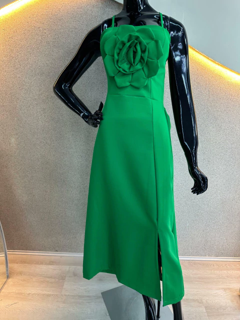 Vestido Midi em Alfaiataria com Detalhes Sofisticados