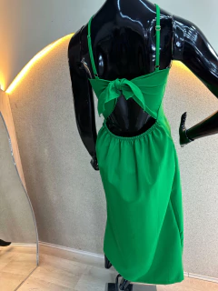 Vestido Midi em Alfaiataria com Detalhes Sofisticados na internet