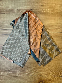 Lenço de Cetim Multiuso- Estilo e Modernidade