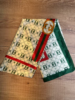 Lenço de Cetim Multiuso- Estilo e Modernidade na internet