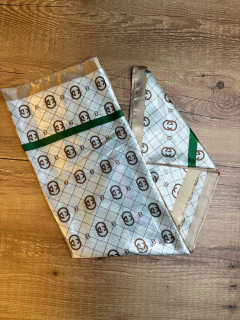 Imagem do Lenço de Cetim Multiuso- Estilo e Modernidade