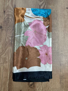 Imagem do Lenço de Cetim Multiuso- Estilo e Modernidade