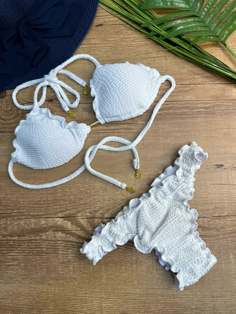 Biquíni Preto e Branco com Detalhes Dourados - Modelo Levanta Bumbum