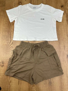 Cropped Camiseta Celine Feminino em Algodão - Básico e Versátil - comprar online