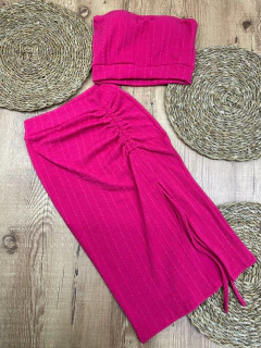 Imagem do Conjunto Feminino Cropped e Saia Midi com Regulagem - Estilo e Versatilidade
