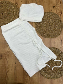 Conjunto Feminino Cropped e Saia Midi com Regulagem - Estilo e Versatilidade na internet