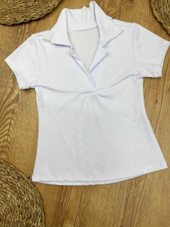 Blusa Canelada em Poliéster com Elastano-Gola estilo Polo
