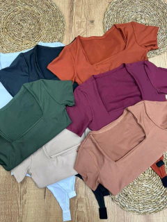 Body em Suplex com Decote Quadrado na internet