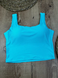 Cropped de Suplex Decote Quadrado com Alça Larga na internet