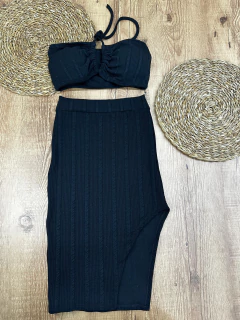 Conjunto Saia Midi com Cropped Tomara que Caia com detalhe no busto e Amarração no Pescoço