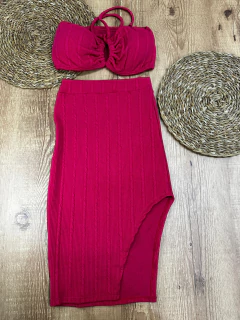 Imagem do Conjunto Saia Midi com Cropped Tomara que Caia com detalhe no busto e Amarração no Pescoço