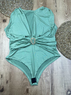 Body Suplex Plus Size com Decote Transpassado e Detalhe Dourado - Baratão Confecções