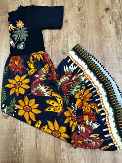 Imagem do Vestido Longo Estampado em Poliéster com Poliamida – Modelo Sem Manga ou Manga Curta