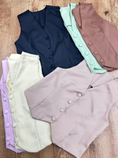 Colete Feminino de Alfaiataria com Botões Forrados na internet