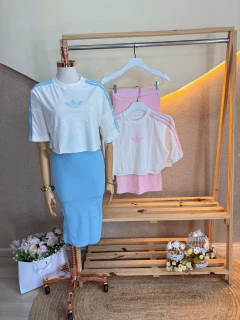 Conjunto Feminino Adidas – Saia Midi e Cropped em Algodão