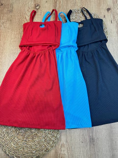 Vestido Canelado Curto em Poliéster com Elastano - Estilo e Conforto na internet