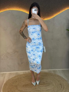 Vestido Midi de Tule com Franzido Lateral e Decote Quadrado