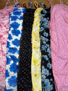 Imagem do Vestido Midi de Tule com Franzido Lateral e Decote Quadrado