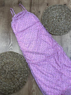 Vestido Midi de Tule com Franzido Lateral e Decote Quadrado na internet