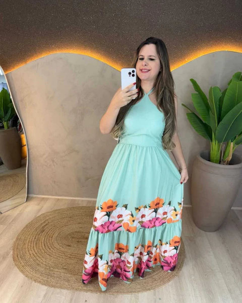 Vestido Longo em Poliéster com Elastano - Elegância e Levaza em cada Detalhe