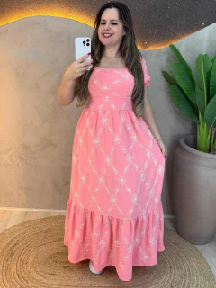VESTIDO LONGO EM POLIÉSTER BORDADO -DELICADEZA E ELEGÂNCIA EM UMA PEÇA