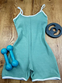 Macaquinho Canelado com Alças Finas ✨ na internet