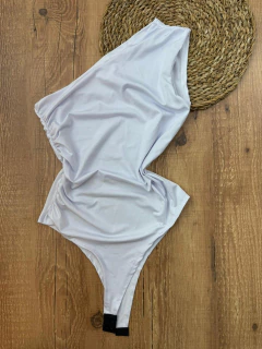 Body Assimétrico em Suplex – Estilo, Conforto e Modernidade