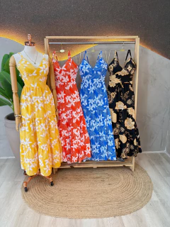 Vestido Longo Floral em Poliéster com Elastano – Leveza e Estilo Tropical