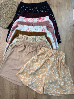 Short Feminino de Poliéster com Estampas Variadas ✨