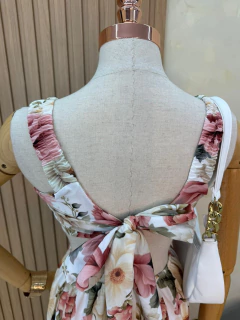 Imagem do Vestido Longo Floral em Algodão com Poliéster – Leveza e Romantismo em Cada Detalhe
