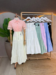 Saia Midi em Poliéster com Elastano – Elegância e Conforto em Cada Detalhe - comprar online