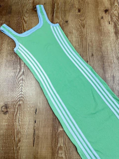 Vestido Midi Canelado com Fendas Laterais ✨ na internet