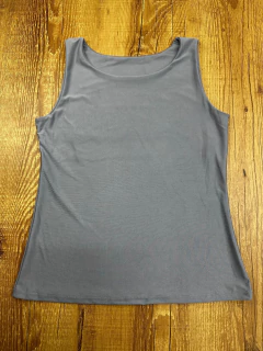 Blusa Regata em Suplex Premium – Conforto, Estilo e Versatilidade em uma Só Peça