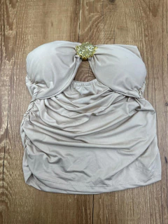 Blusa Tomara que Caia Suplex com Detalhe Dourado e Franzido Lateral - comprar online