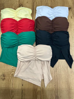 Cropped Tomara que Caia em Suplex com Bojo e Recorte Frontal – Moderno, Confortável e Cheio de Estilo