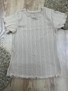 Blusa Canelada Feminina em Viscose com Elastano - Conforto e Estilo em uma só peça ?