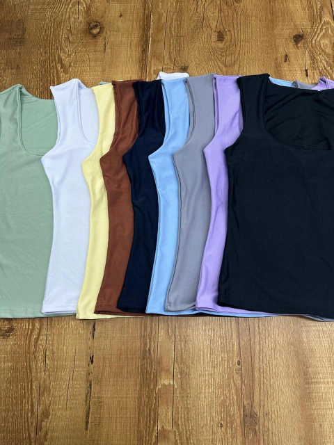 Blusa Suplex com Decote em U – Conforto, Estilo e Versatilidade ✨