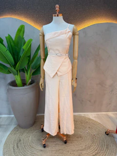 Conjunto Blusa Assimétrica e Calça Pantalona em Viscose com Poliéster