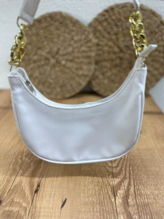 Bolsa Feminina Hobo com Corrente Dourada - loja online