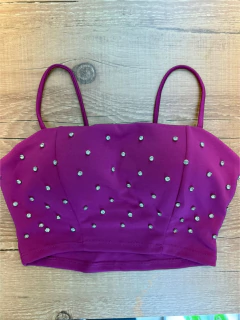 Cropped com Alças Finas e Apliques de Strass – Brilho e Estilo em uma Peça Sofisticada! ✨ na internet