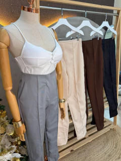 Calça de Alfaiataria com Zíper Lateral - comprar online