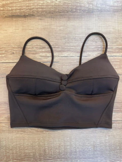 Cropped com Botões Frontais – Elegância Minimalista com Caimento Perfeito! ✨ na internet