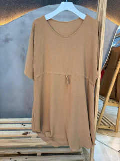 Vestido em Algodão com Poliéster – Modelagem Soltinha com Amarração na Cintura na internet