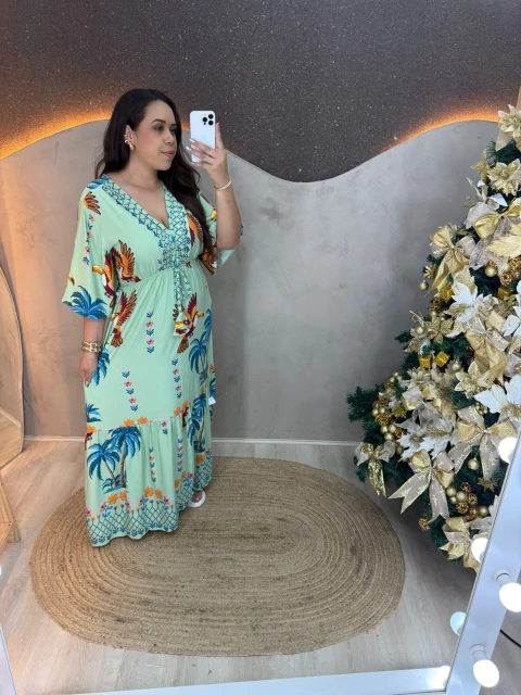 Vestido Longo de Viscose – Leveza, Movimento e Estilo em Cada Detalhe