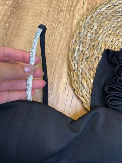 Cropped Feminino Assimétrico com Brilho na Alça – Poliéster com Elastano