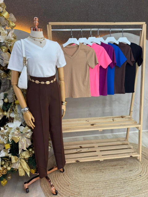 Blusa Canelada em Poliéster com Elastano