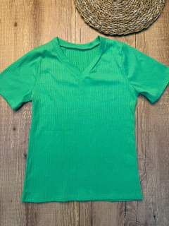 Blusa Canelada em Poliéster com Elastano na internet