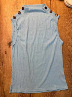 Blusa Canelada em Poliéster com Elastano com Detalhe de Botões - loja online