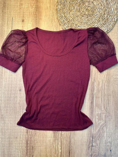 Blusa Canelada em Poliéster com Elastano e Manga Bufante em Tule ✨